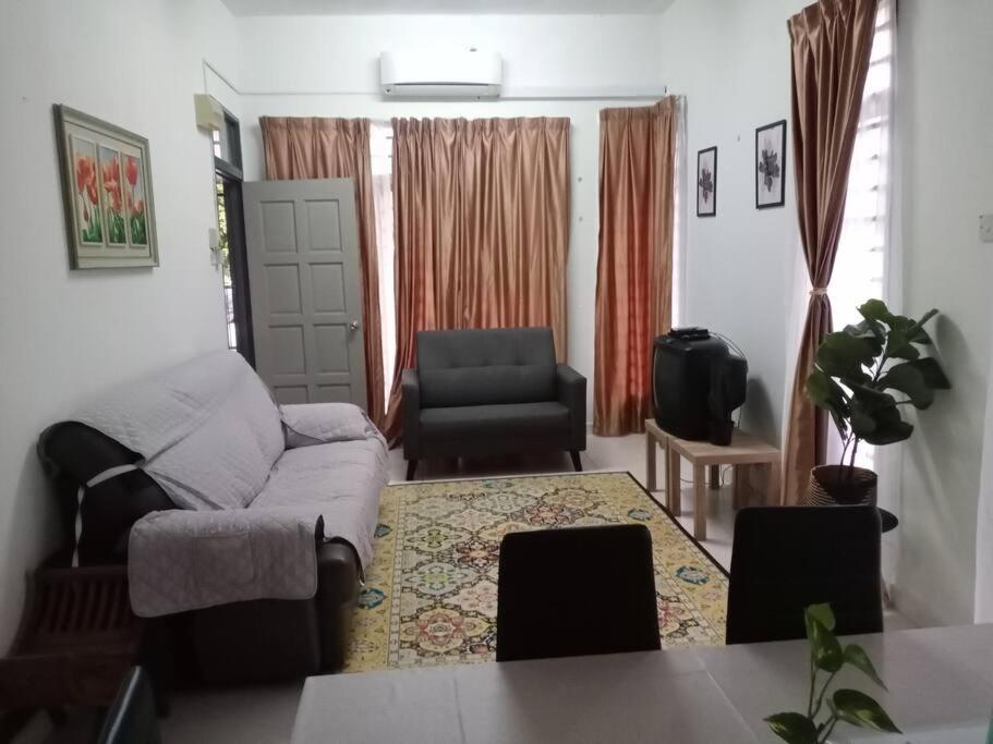 Klia Homestay Ummie Labu Luaran gambar